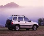 Chevrolet Tracker 2000 года